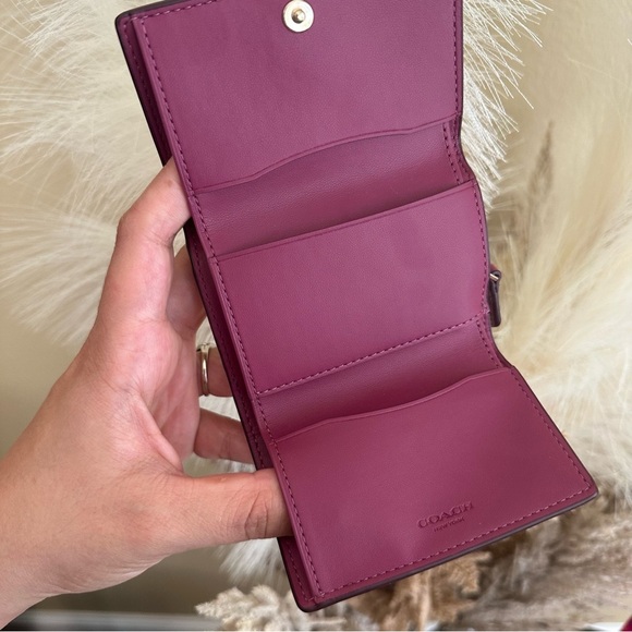 Coach Micro Leather Wallet - Picture 4 of 9